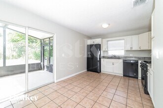 945 Kenbar St in Haines City, FL - Foto de edificio - Building Photo