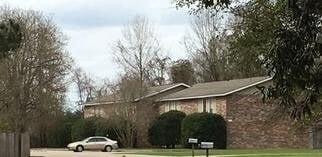 18609 Greenwell Springs Rd in Central, LA - Building Photo