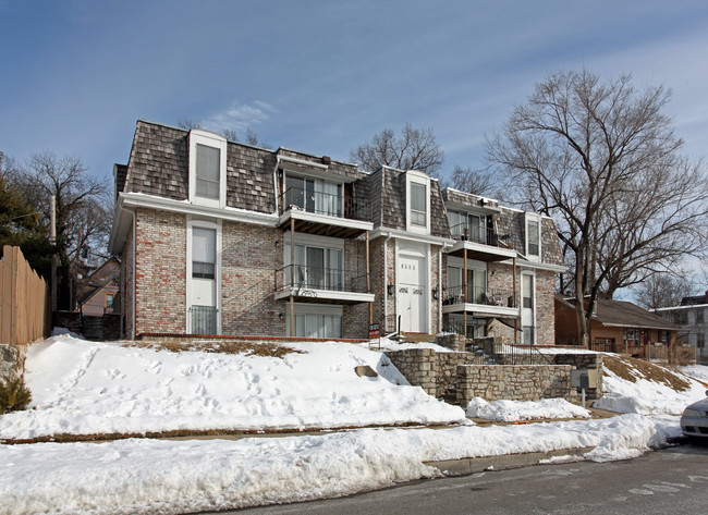 3909 Kenwood Ave in Kansas City, MO - Building Photo - Building Photo