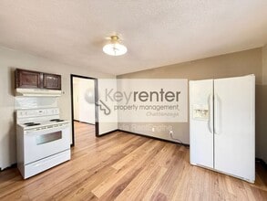 3806 Kellys Ferry Rd in Chattanooga, TN - Building Photo - Building Photo