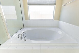 18007 Dunoon Bay Point Ct in Cypress, TX - Building Photo