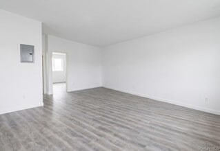 70-28 45th Ave in Queens, NY - Building Photo - Building Photo