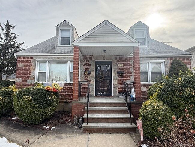 property at 231 Jefferson Ave