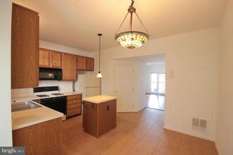 4312 Mallory Hill Ln in Fairfax, VA - Building Photo - Building Photo