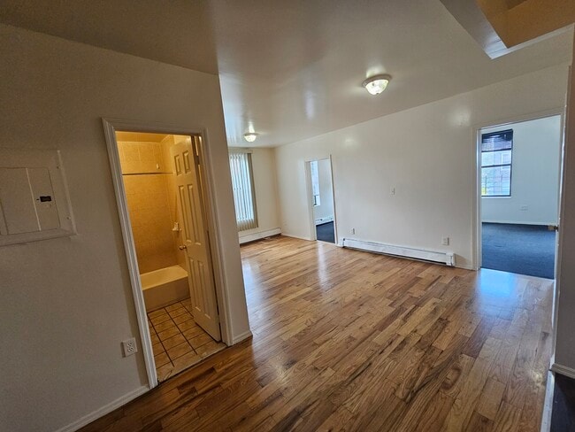 1167 Willmohr St, Unit 2F in Brooklyn, NY - Foto de edificio - Building Photo