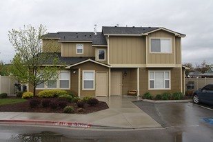 11026 W Garverdale Ln in Boise, ID - Building Photo