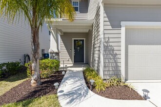 579 Meadow Creek Dr in Jacksonville, FL - Building Photo - Building Photo