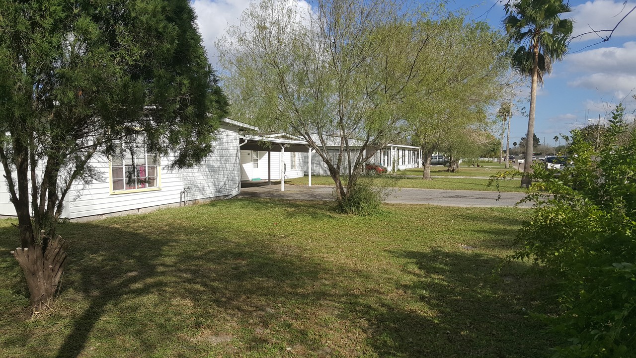 101 McGregor St in Harlingen, TX - Building Photo