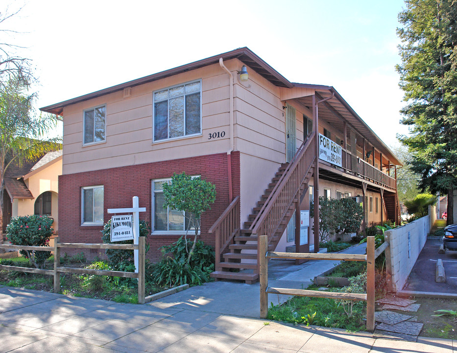 3010 T St in Sacramento, CA - Foto de edificio