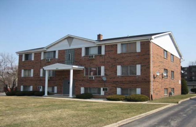 12 Unit Apartment Building in Bensenville, IL - Building Photo