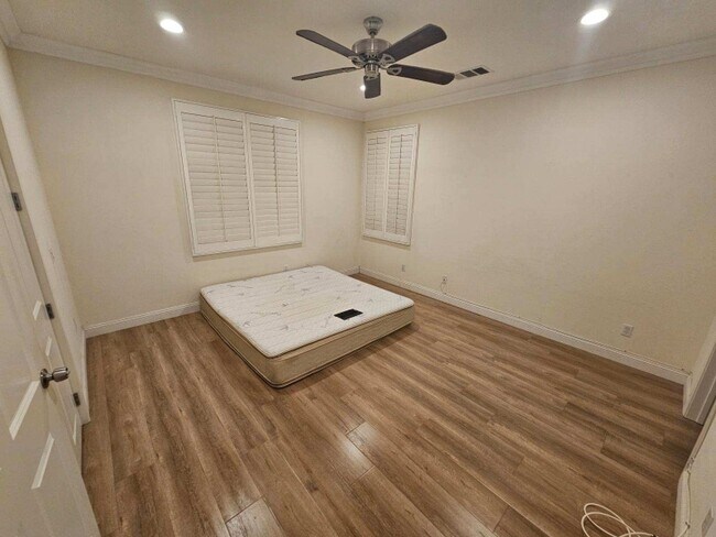 13238 Wooden Gate Way in Corona, CA - Building Photo - Building Photo