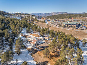 1053 Red Moon Rd in Golden, CO - Foto de edificio - Building Photo