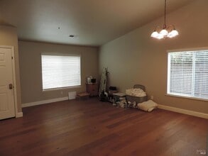 4150 Manchester Dr in Napa, CA - Foto de edificio - Building Photo