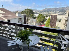 349 Philip Dr in Daly City, CA - Building Photo - Building Photo