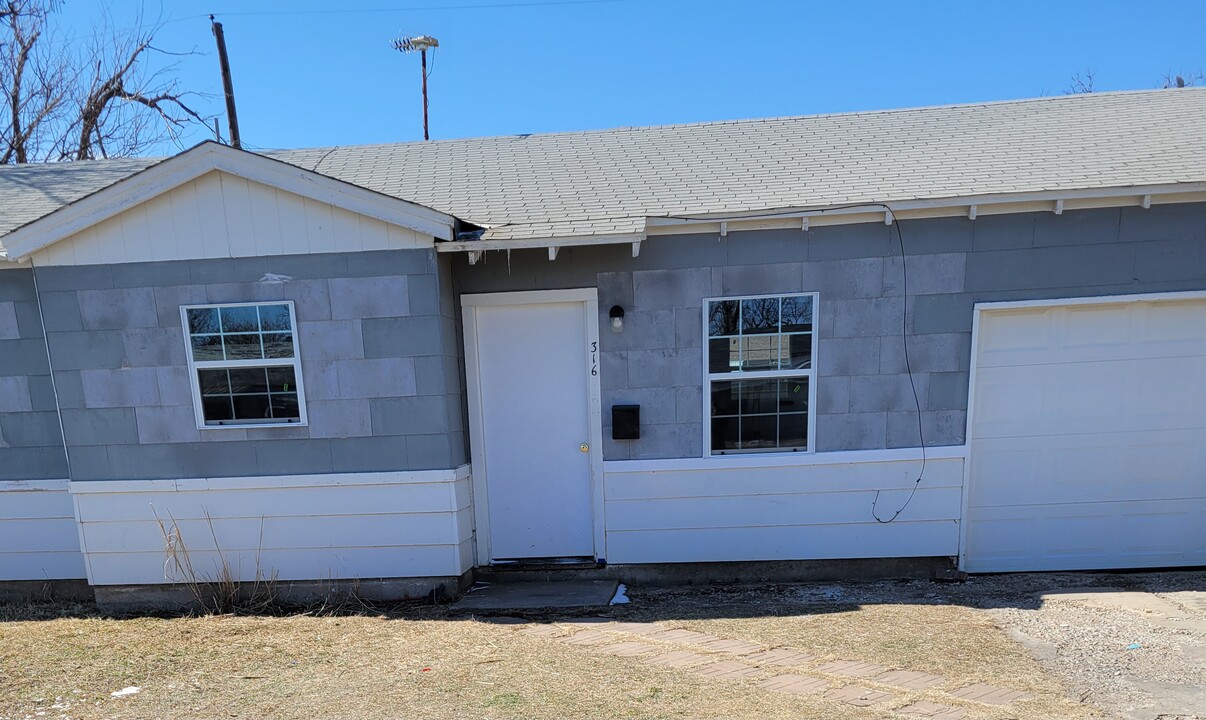 316 S Anne St in Pampa, TX - Building Photo