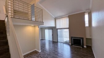 23215 Kimmore Ter, Unit Kimmore Terrace in Santa Clarita, CA - Building Photo