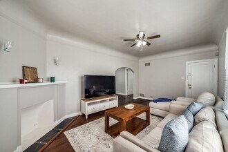 309 E Lullwood Ave in San Antonio, TX - Building Photo - Building Photo