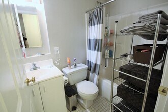 644 Beacon St, Unit 301 in Boston, MA - Foto de edificio - Building Photo