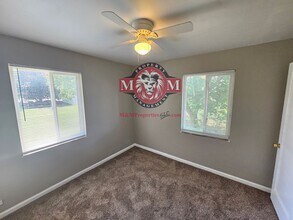 172 E Mountain View Dr in Murray, UT - Building Photo - Building Photo