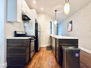 Furnished room/NOT APARTMENT in Brooklyn, NY - Building Photo - Building Photo