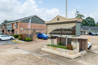 Forest Gate Apartments in Huntsville, TX - Foto de edificio - Building Photo