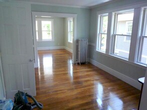 17 Milton St, Unit 2 in Cambridge, MA - Foto de edificio - Building Photo