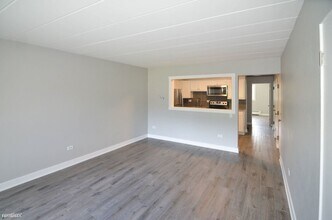 523 N Genesee St in Waukegan, IL - Building Photo - Building Photo