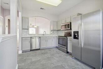 3430 High Hampton Cir in Tampa, FL - Building Photo - Building Photo