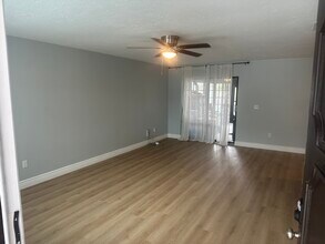 8741 Vamo Rd in Sarasota, FL - Building Photo - Building Photo