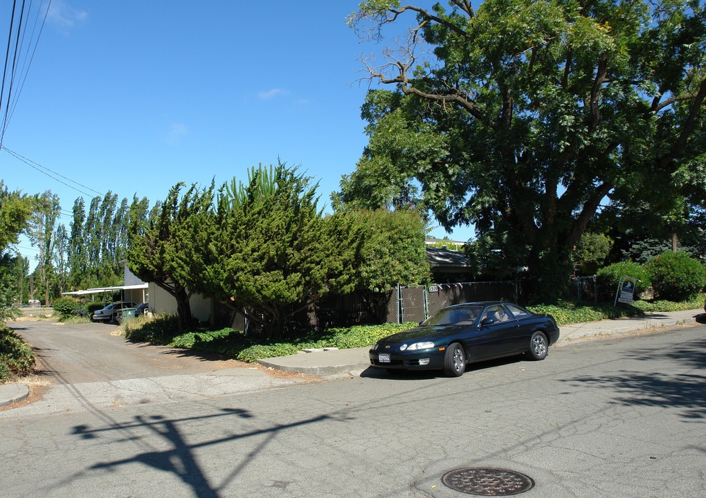 1311 Colusa St in Vallejo, CA - Foto de edificio