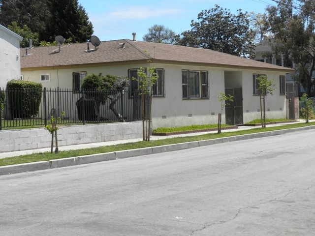 Henderson Apartments in Long Beach, CA - Foto de edificio