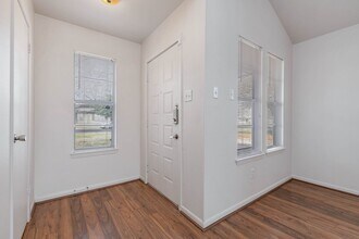 February Move In Available!  Cute 3 Bed, 1 in Bryan, TX - Building Photo - Building Photo