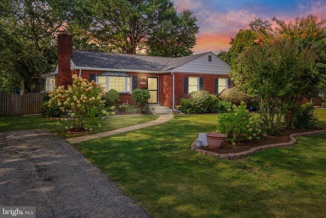 property at 10802 Blossom Ln