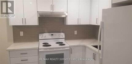 16 Lady Evelyn Cres in Brampton, ON - Building Photo - Building Photo