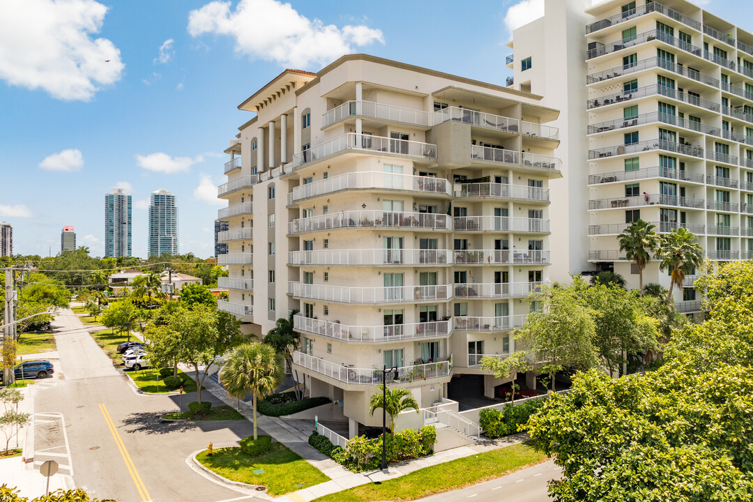 Marquis Condo in Miami, FL - Building Photo