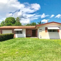 8631 Johnson St in Pembroke Pines, FL - Building Photo