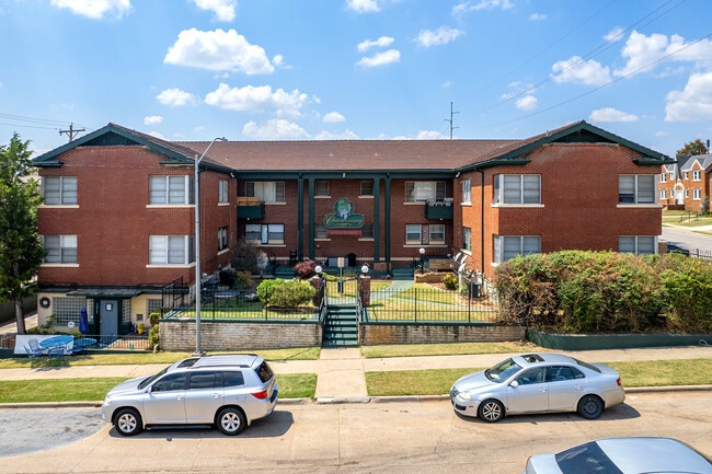 Chardonnay Apartments in Oklahoma City, OK - Building Photo - Building Photo