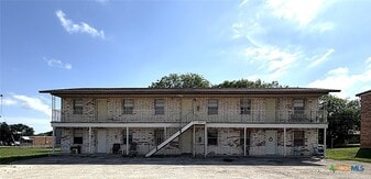 702 N 1st St in Copperas Cove, TX - Building Photo