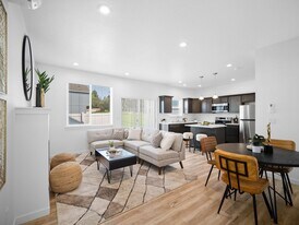 806 E F St in Deer Park, WA - Building Photo