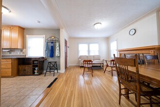 6057 Clinton Ave in Minneapolis, MN - Building Photo - Building Photo