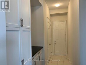 38 Hayeraft St in Whitby, ON - Building Photo - Building Photo