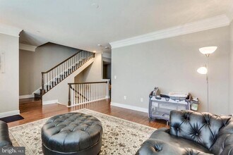 43985 Vaira Terrace in Chantilly, VA - Building Photo - Building Photo