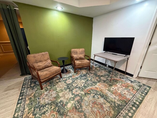2986 Courtland Oaks Trl SW, Unit Furnished Basement Unit