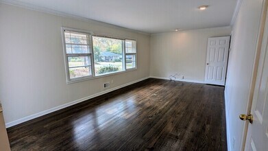 294 Robin Ln SE in Marietta, GA - Building Photo - Building Photo