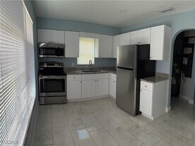 1171 Laurel Dr in North Fort Myers, FL - Building Photo