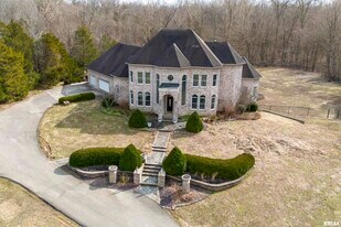 3115 W Striegel Rd in Carbondale, IL - Building Photo