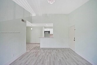 10725 Cleary Blvd in Plantation, FL - Building Photo - Building Photo