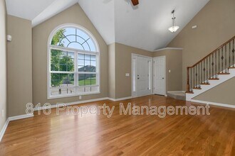 701 Tomahawk Ct in Smithville, MO - Building Photo - Building Photo
