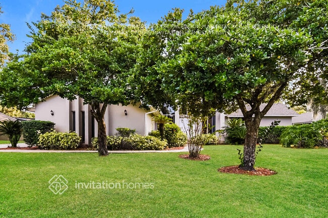 property at 1240 Majestic Oak Dr