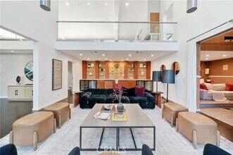 9653 Oak Pass Rd in Beverly Hills, CA - Building Photo - Building Photo
